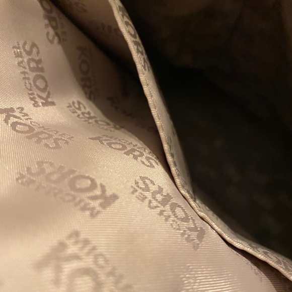 Authentic Michael Kors Large tote - Picture 10 of 11